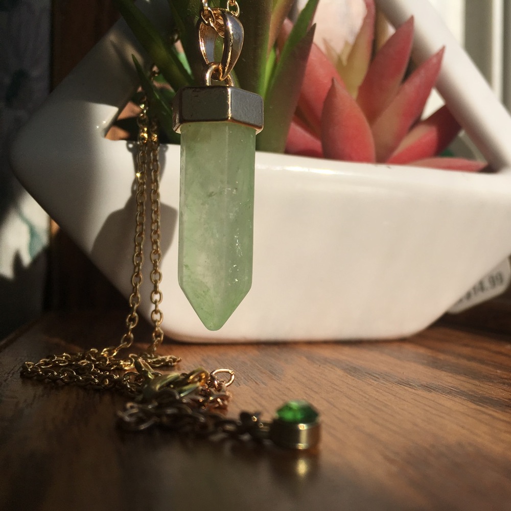 🌸Quartzite Point Necklace- NICKEL FREE - Picture 3 of 11